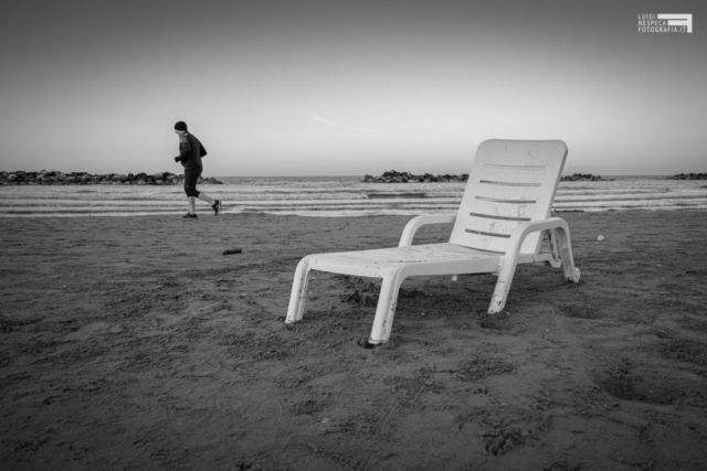 La spiaggia di Francavilla al Mare: un runner