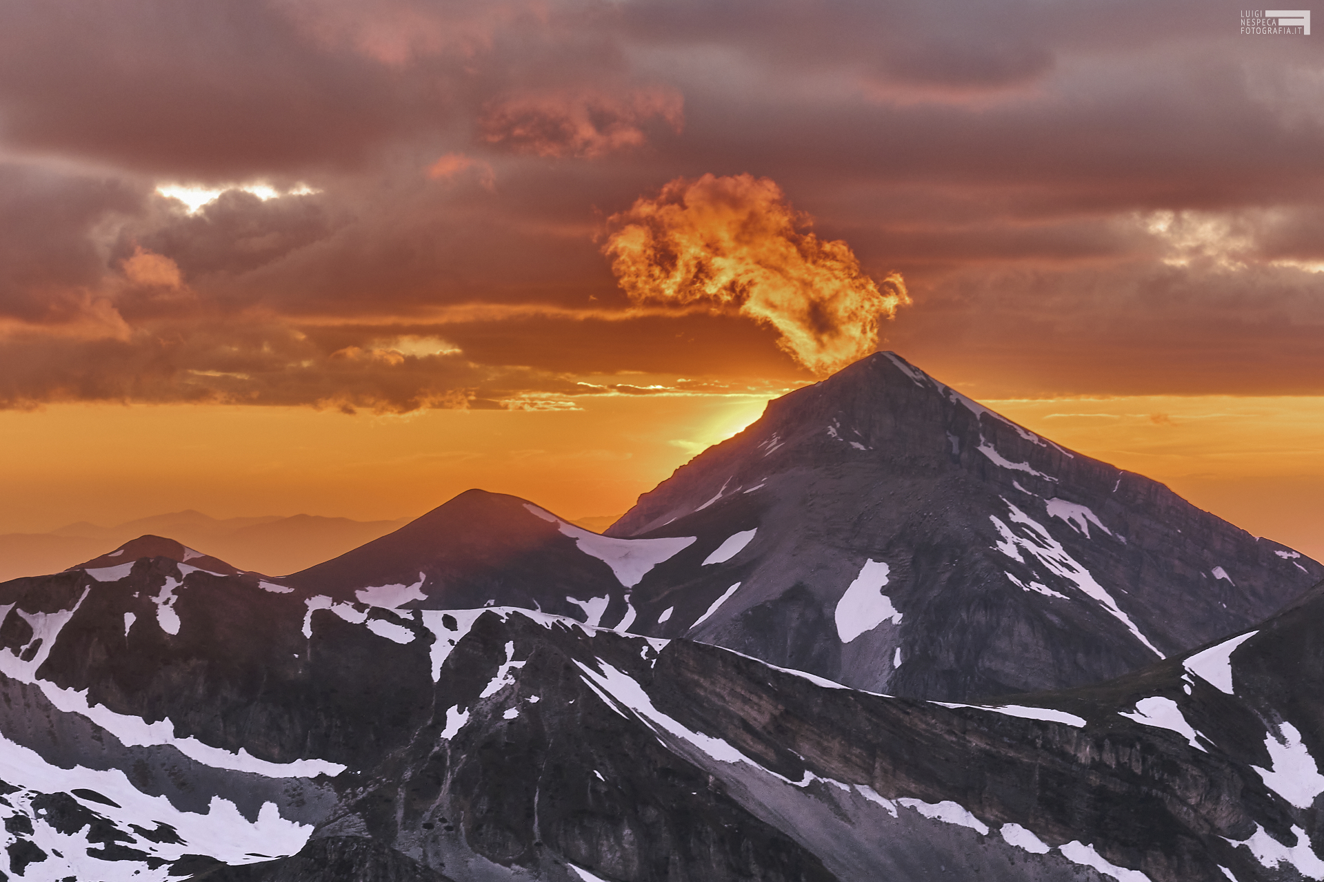 Giugno 2021 - Monte Corvo fuma come un vulcano - GRAN SASSO