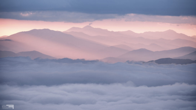 Lame di luce e inversione termica sui cieli della Maiella