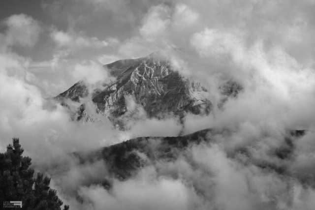 Cima delle Murelle tra le nuvole - Majella